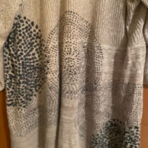 Nic and Zoe grey long cardigan with blue pattern.